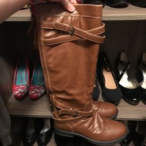 Brown with red zipper madden girl boots